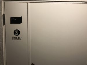 NFS横浜4階　SOLID部屋入口